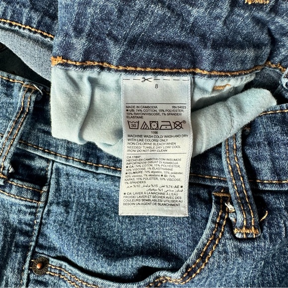 Old Navy Medium Wash Super Skinny Jeans - Picture 2 of 4